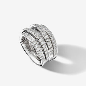 Riona pearl stud earrings